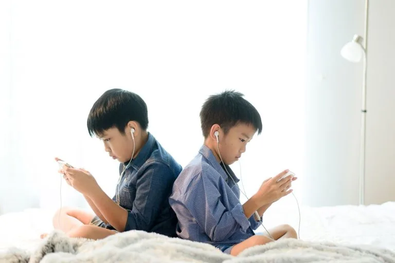 Cara Meminimalisir Penggunaan Gadget Pada Anak Cara-Meminimalisir-pengunaan-Gadget-untuk-anak