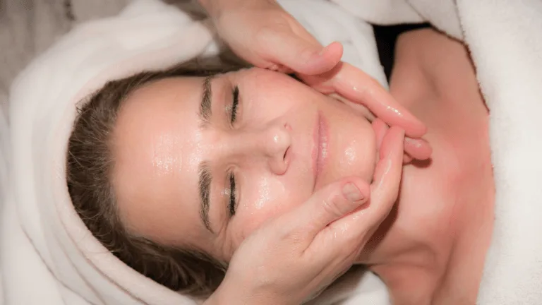 Cara Merawat Kulit Sensitif agar Terlihat Lebih Sehat dan Glowing Cara Merawat Kulit Sensitif