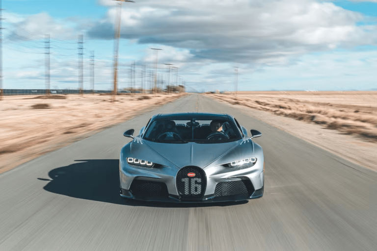 Harga dan Spesifikasi Bugatti Chiron Super Sport 2022